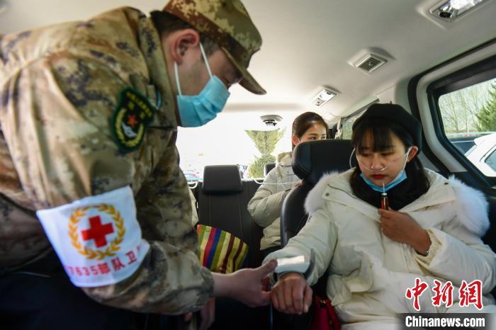 包餃子、拜年、探訪哨所西藏軍嫂高原過春節(jié)