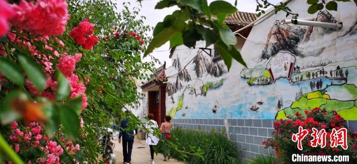 圖為臨夏州臨夏市羅家灣村村民開辦的農(nóng)家樂。(資料圖) 魏建軍 攝