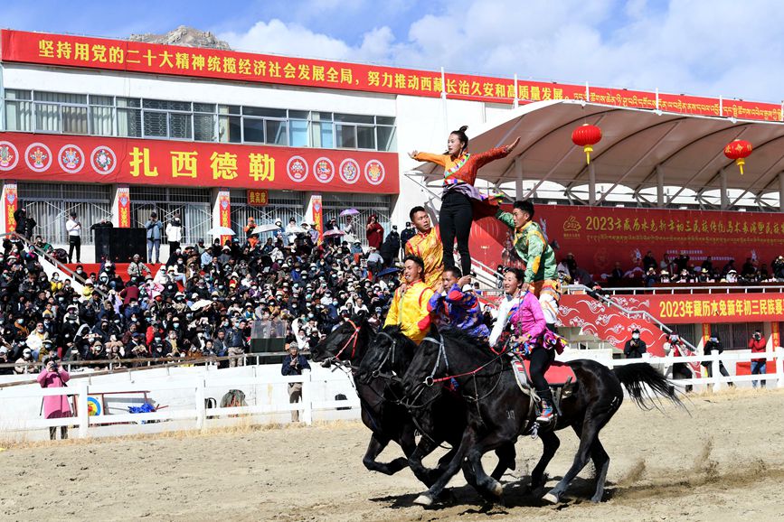 藏歷新年，精彩的馬術(shù)表演。潘多攝